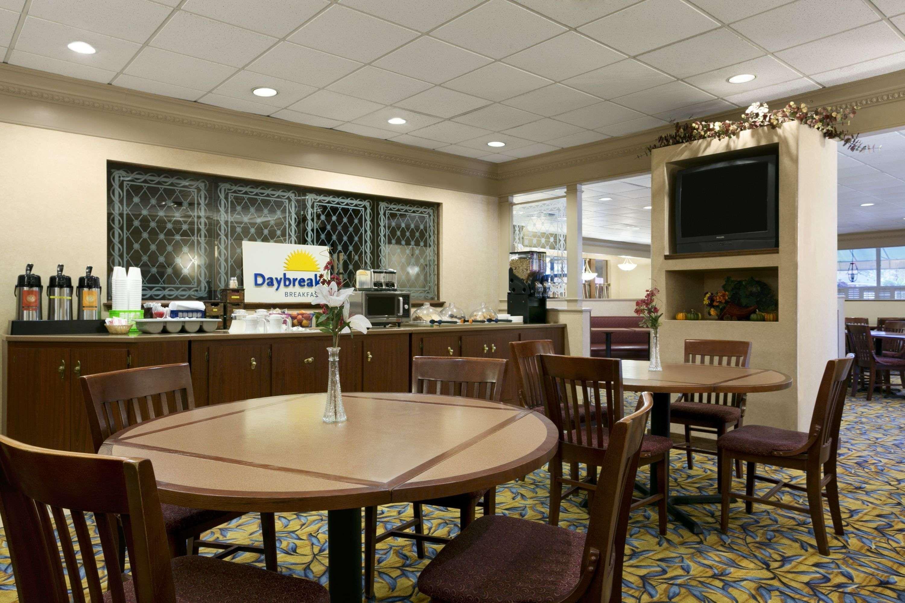 Days Inn By Wyndham Sidney Oh Eksteriør bilde