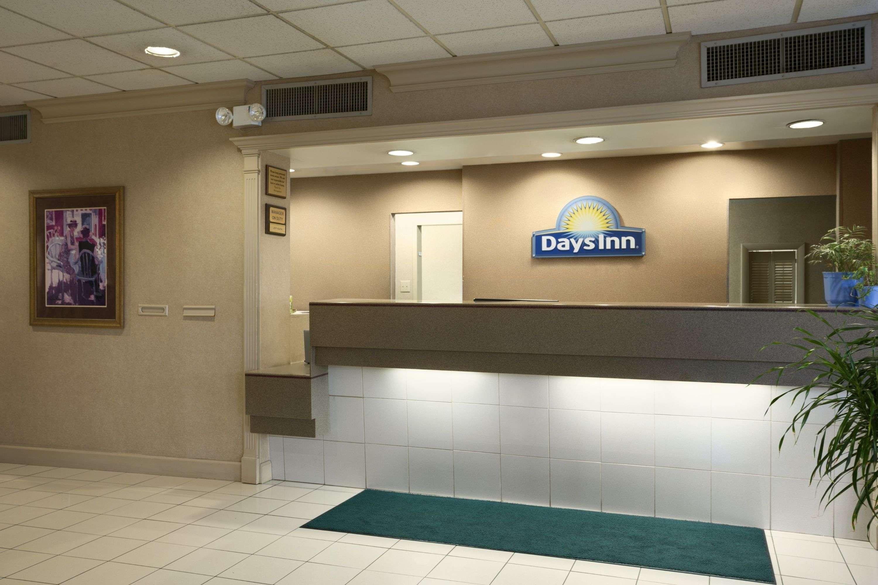 Days Inn By Wyndham Sidney Oh Eksteriør bilde