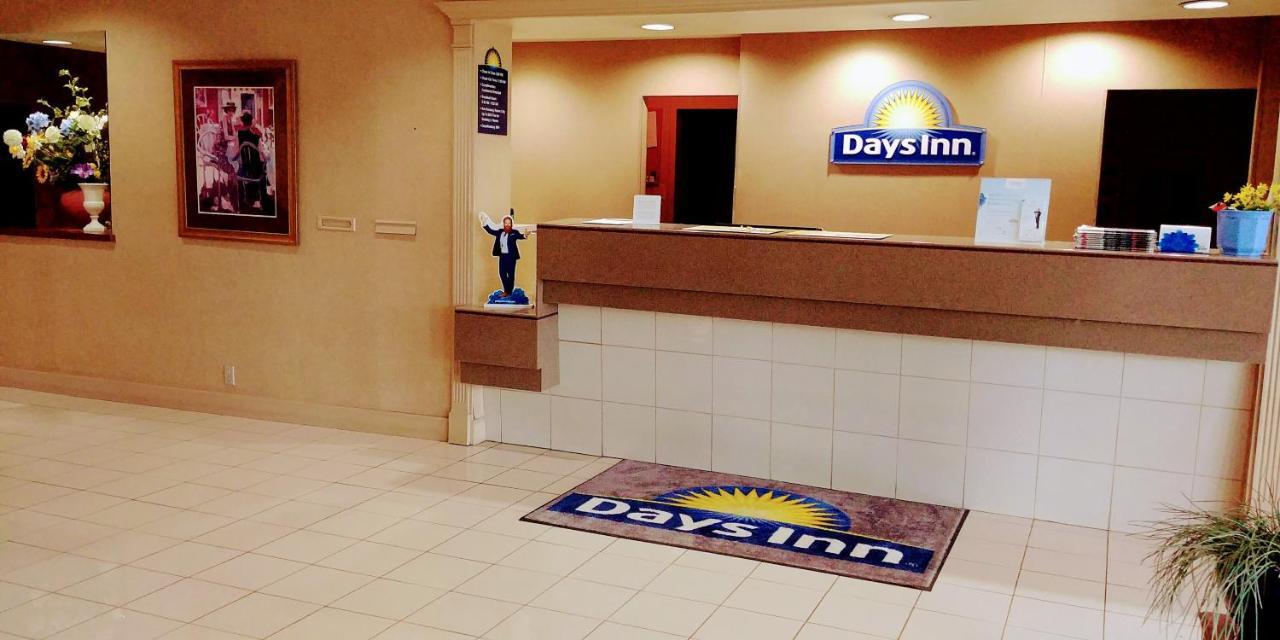 Days Inn By Wyndham Sidney Oh Eksteriør bilde